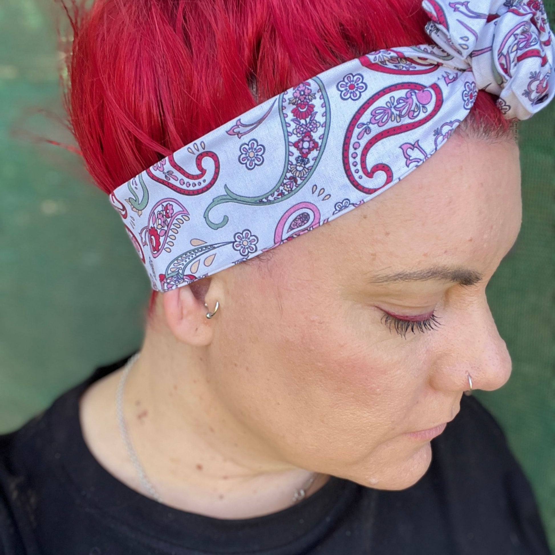 White Paisley Discover 2024's hottest hair accessory with our exclusive wide headbands! Handmade in Australia, these limited edition headwraps are perfect for women who dare to stand out. Shop now before they're gone!